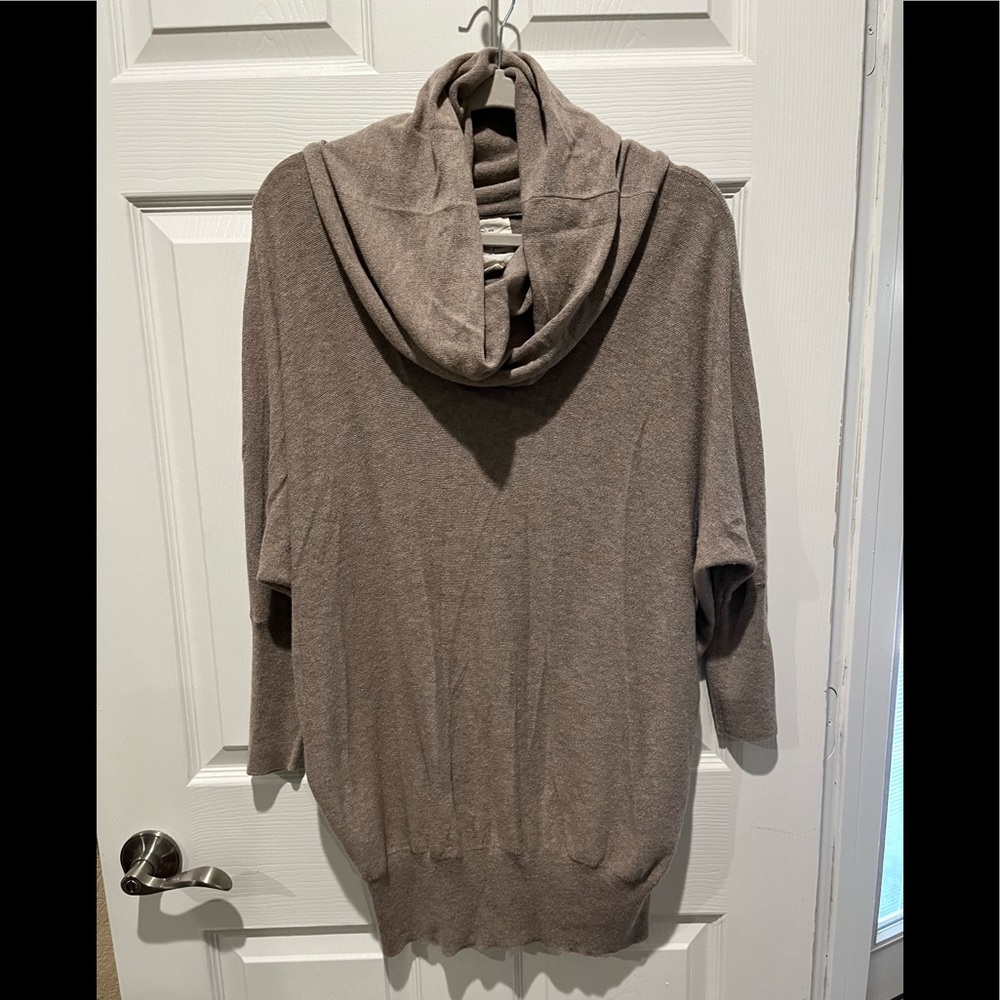 Between me & you brand sweater
